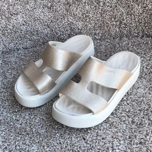 Crocs Women's Getaway Platform H-Strap Gold Slide Sandals size 6